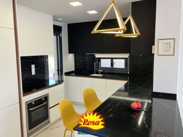 property279585200