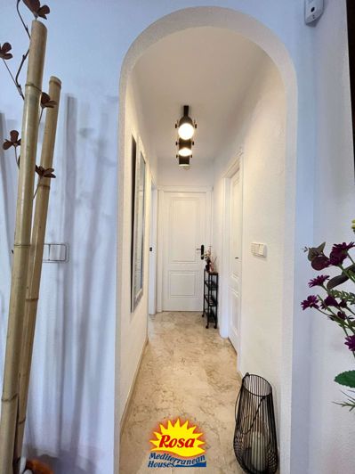 Image No.17-3 Bed Property for sale