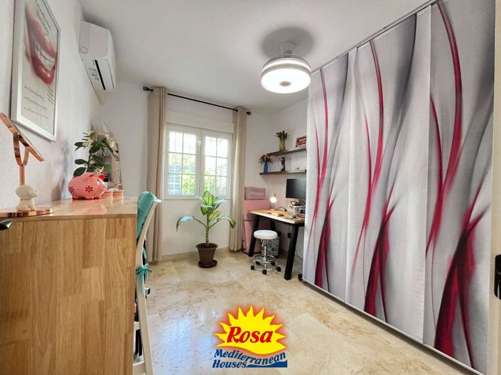 Image No.29-3 Bed Property for sale