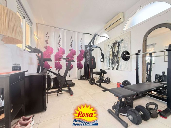 Image No.37-3 Bed Property for sale
