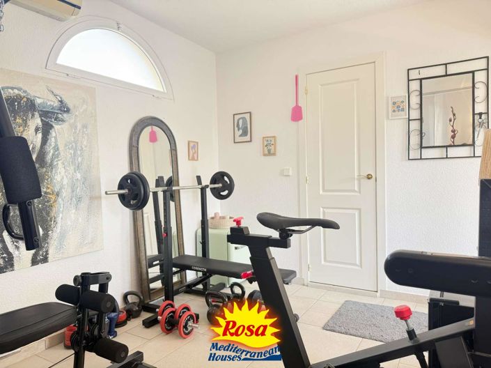 Image No.38-3 Bed Property for sale