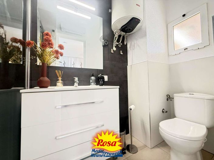 Image No.39-3 Bed Property for sale