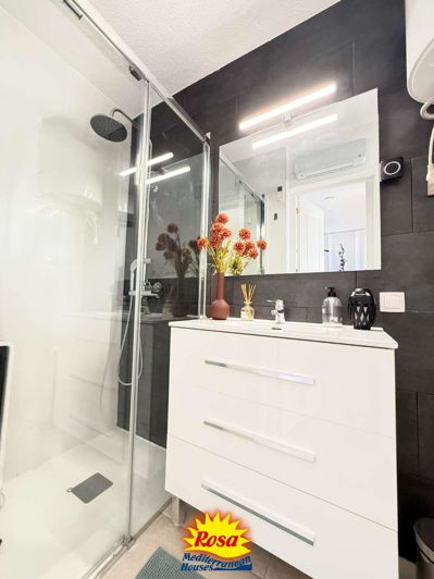 Image No.40-3 Bed Property for sale