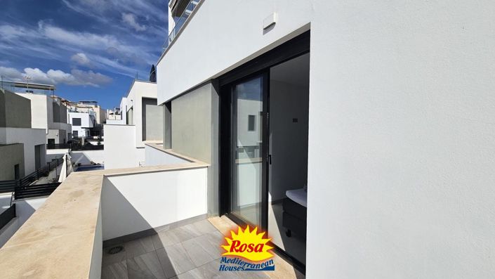 Image No.36-5 Bed Villa for sale