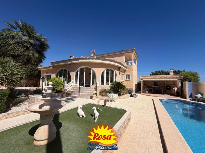 Image No.2-4 Bed Villa for sale