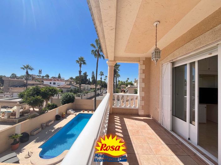 Image No.37-4 Bed Villa for sale