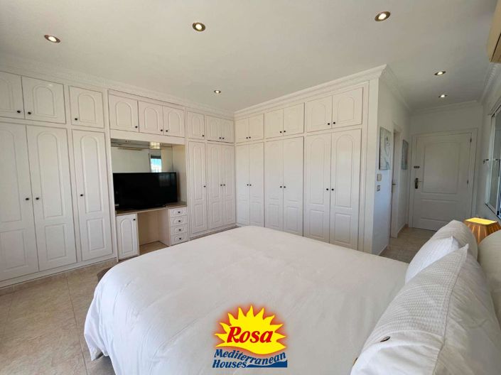 Image No.39-4 Bed Villa for sale