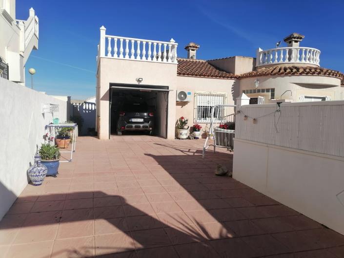 Image No.9-3 Bed Villa / Detached for sale