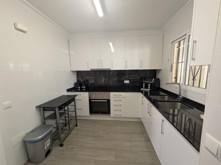 Image No.11-3 Bed Townhouse for sale