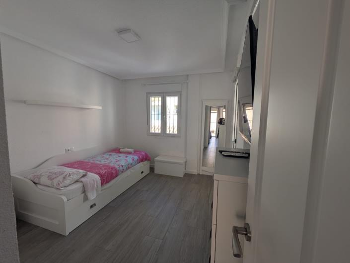 Image No.23-3 Bed Townhouse for sale