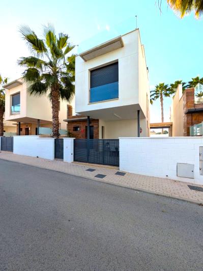 Image No.39-3 Bed Villa for sale