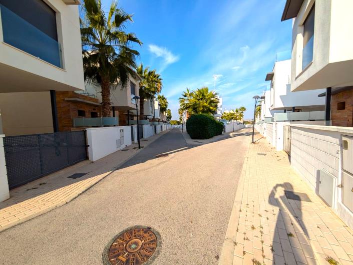 Image No.41-3 Bed Villa for sale