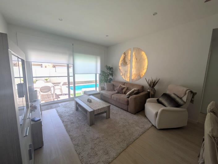 Image No.10-3 Bed Villa / Detached for sale