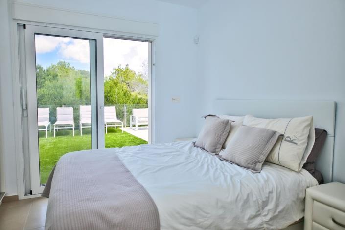Image No.27-4 Bed Villa / Detached for sale