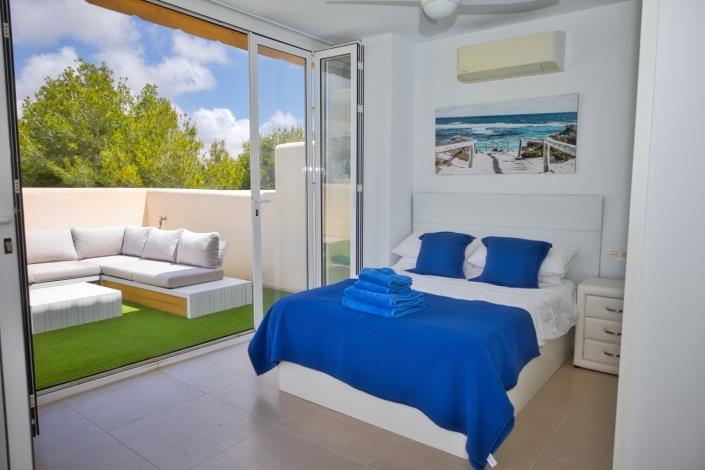 Image No.39-4 Bed Villa / Detached for sale