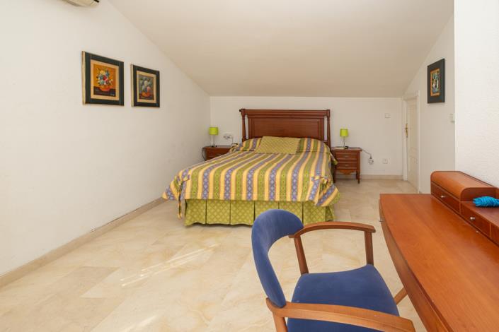 Image No.8-3 Bed Townhouse for sale