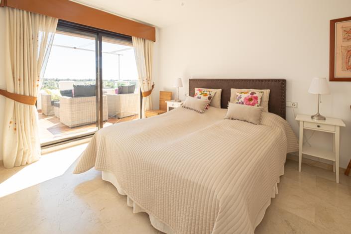 Image No.15-3 Bed Townhouse for sale