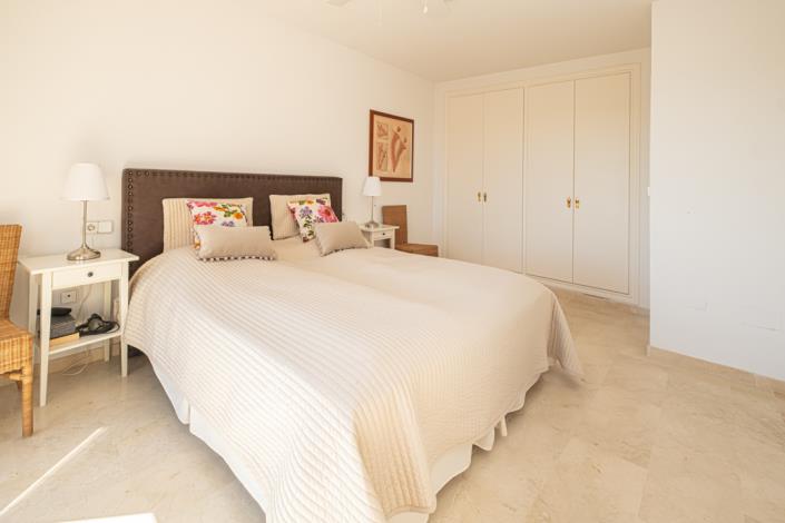 Image No.17-3 Bed Townhouse for sale