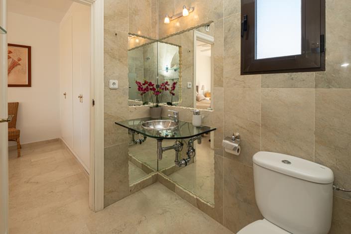 Image No.19-3 Bed Townhouse for sale