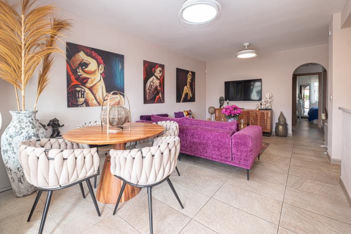 Image No.11-2 Bed Townhouse for sale