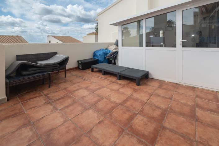 Image No.22-2 Bed Townhouse for sale