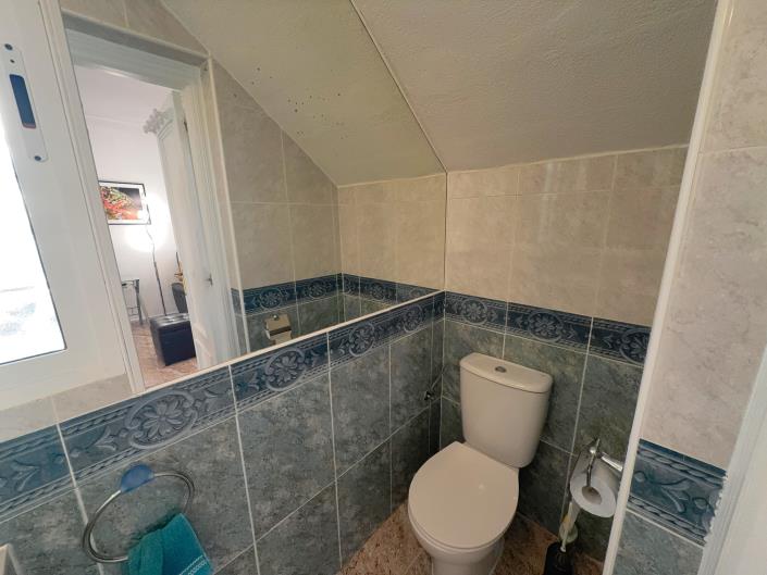 Image No.20-2 Bed Semi-Detached for sale