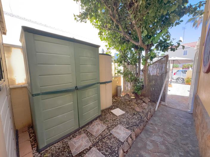Image No.24-2 Bed Semi-Detached for sale