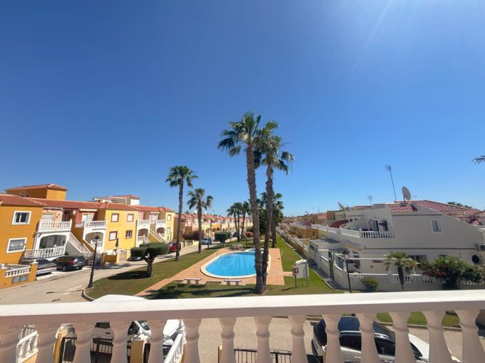 Image No.20-3 Bed Townhouse for sale