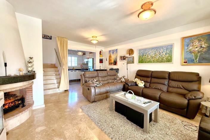 Image No.4-2 Bed Townhouse for sale