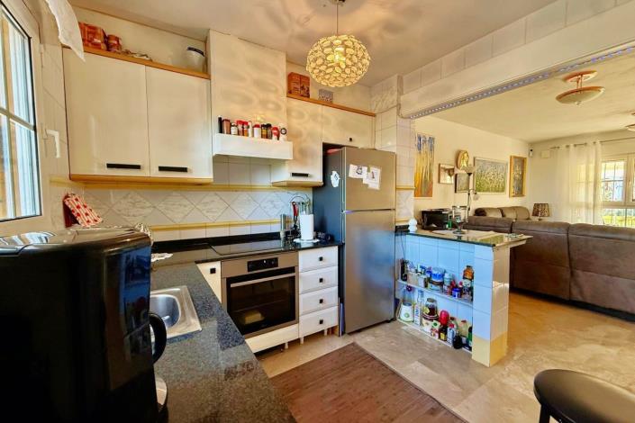 Image No.5-2 Bed Townhouse for sale