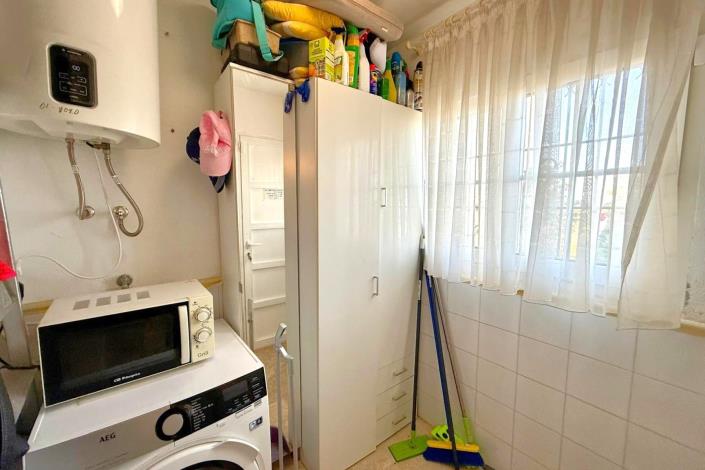 Image No.6-2 Bed Townhouse for sale