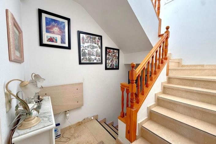 Image No.16-2 Bed Townhouse for sale