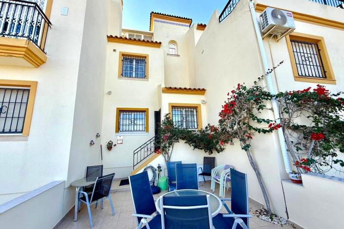 Image No.18-2 Bed Townhouse for sale