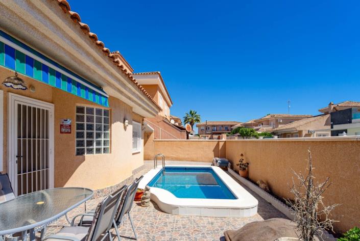 Image No.2-2 Bed Villa / Detached for sale