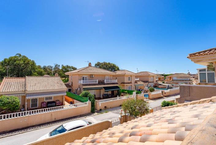 Image No.20-2 Bed Villa / Detached for sale