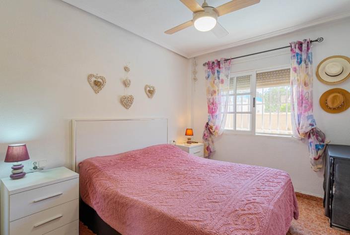 Image No.21-2 Bed Villa / Detached for sale
