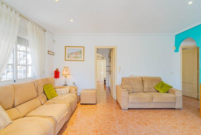 Image No.10-2 Bed Villa / Detached for sale