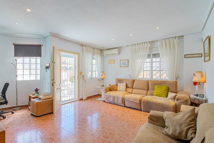 Image No.9-2 Bed Villa / Detached for sale