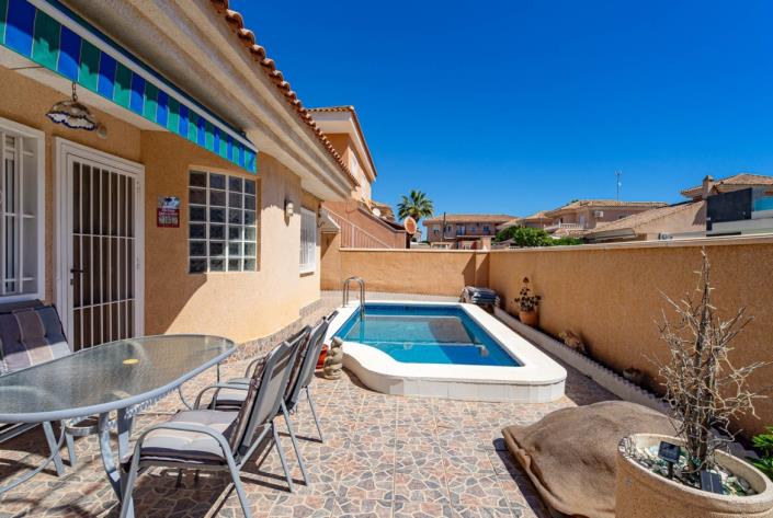 Image No.4-2 Bed Villa / Detached for sale