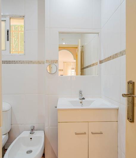 Image No.25-2 Bed Villa / Detached for sale