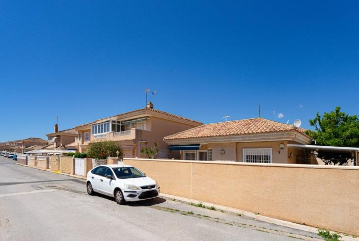 Image No.39-2 Bed Villa / Detached for sale