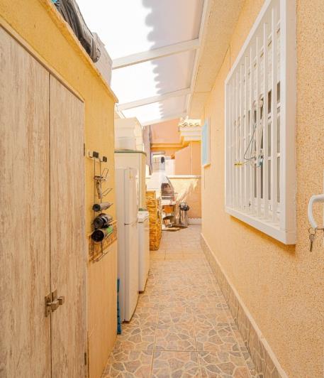 Image No.35-2 Bed Villa / Detached for sale
