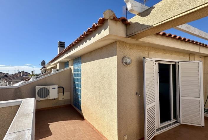 Image No.33-2 Bed Townhouse for sale
