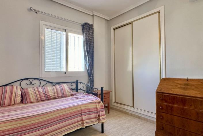 Image No.20-2 Bed Townhouse for sale