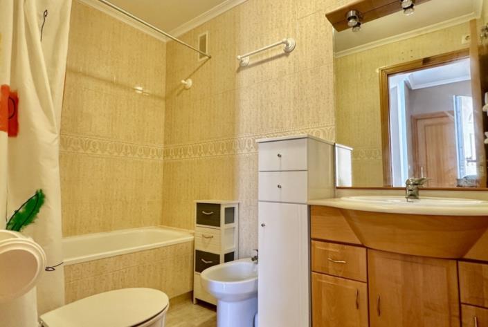 Image No.16-2 Bed Townhouse for sale