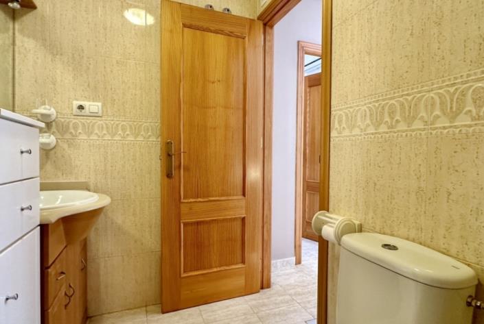 Image No.18-2 Bed Townhouse for sale