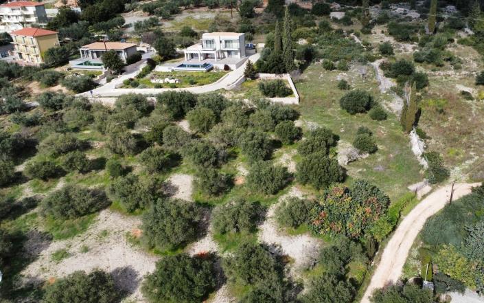 Image No.10-3 Bed Land for sale