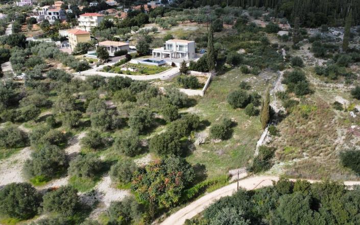 Image No.12-3 Bed Land for sale