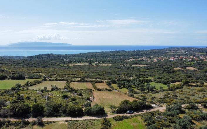 Image No.2-Terrain à vendre à Karavados