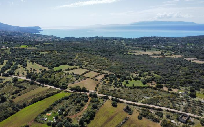 Image No.3-Terrain à vendre à Karavados